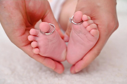 临夏宝宝脸上长黑点